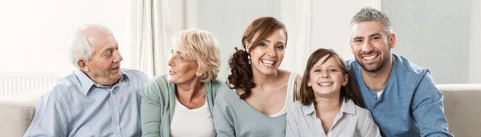 Familie beim Zahnarzt